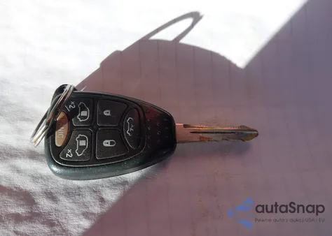 2005 Chrysler Town & Country Limited z USA, uszkodzony, nr VIN 2C8GP64L95R562993